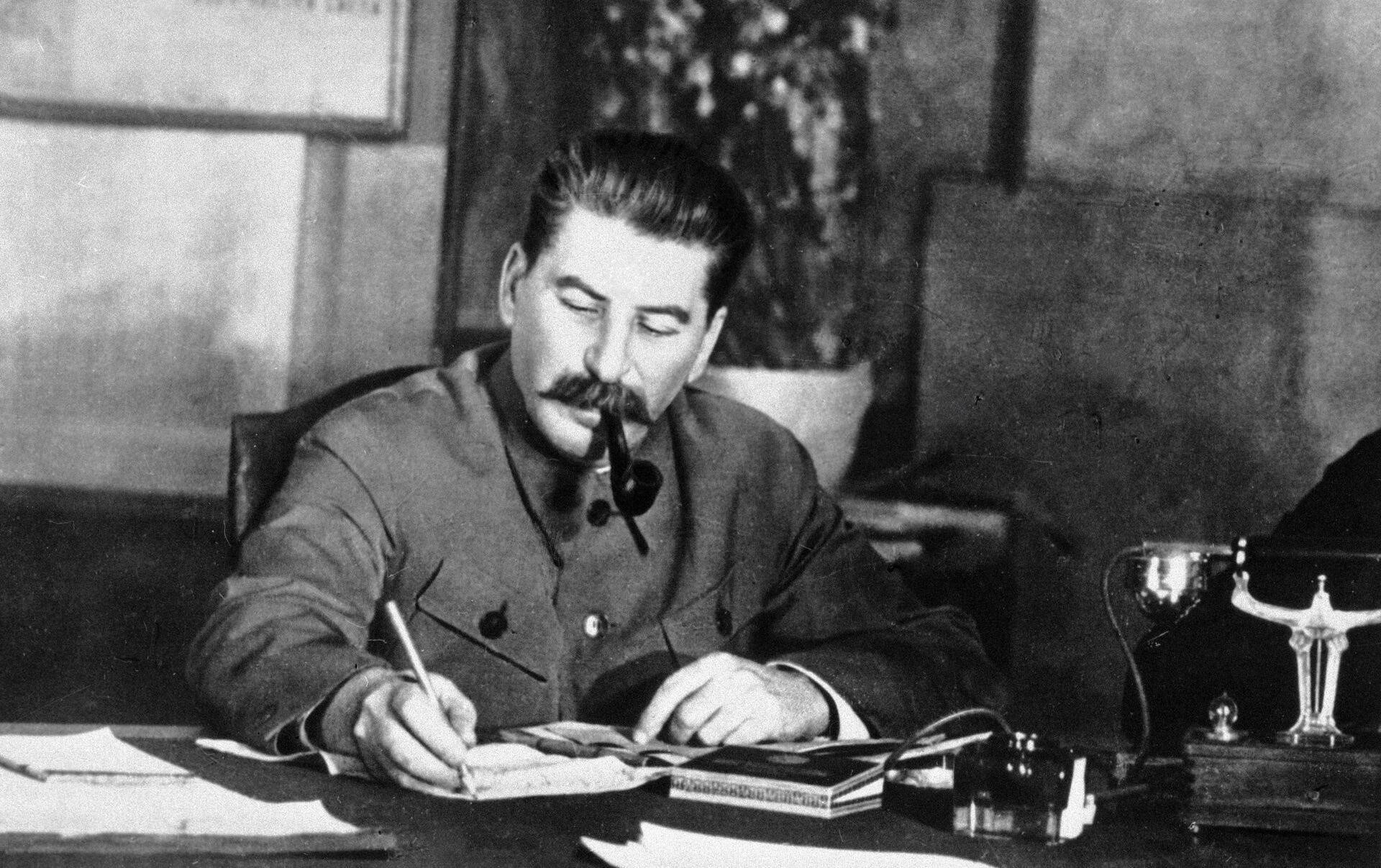 Были ли материальные ценности Сталина отражением его политической власти?