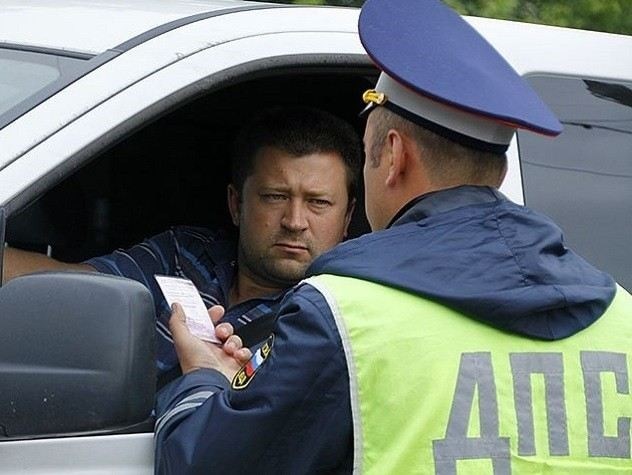 Как правильно вести себя при остановке инспектором ДПС?