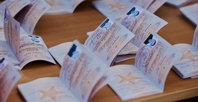 Сравнение электронного удостоверения личности и традиционного военного билета