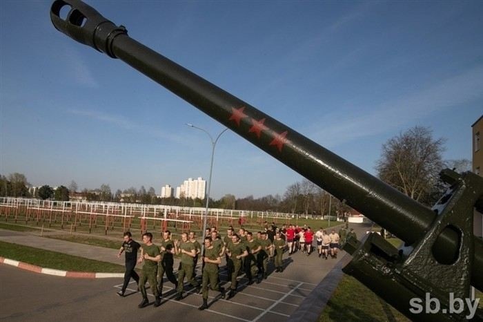 Толстяки худеют, худые наращивают мышцы: что происходит с телом в армии