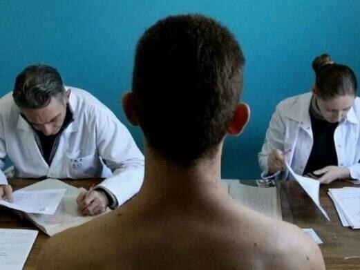 Частная или государственная клиника: где легче пройти медосмотр для военкомата