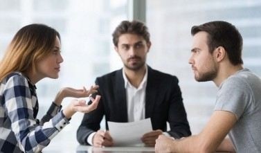 Лично или через приставов: какой путь получения алиментов проще?