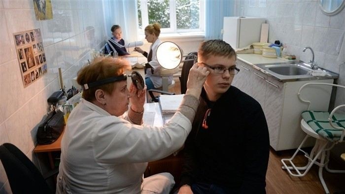 Что делать, если не прийти в военкомат, получив повестку: последствия и меры