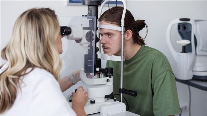 Как вручают повестки гражданам РФ призывникам: порядок вручения