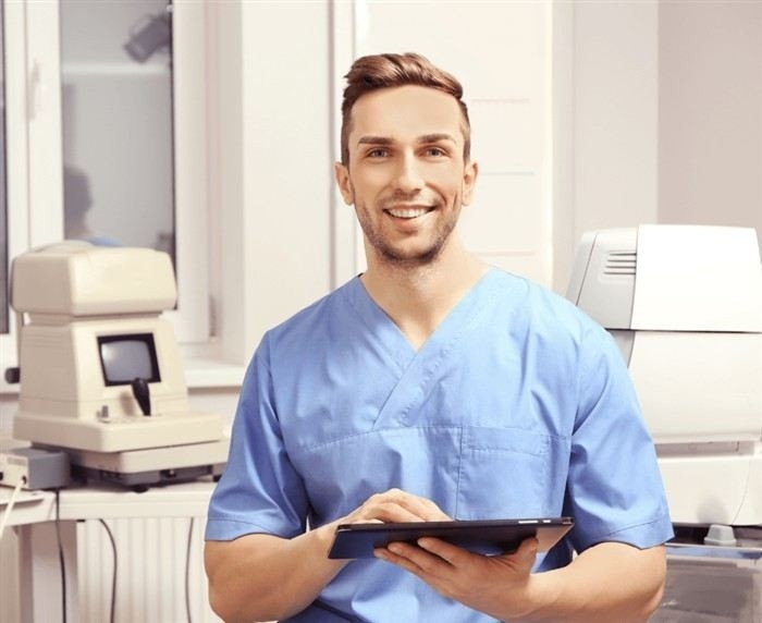 Можно ли использовать контактные линзы вместо очков при службе?