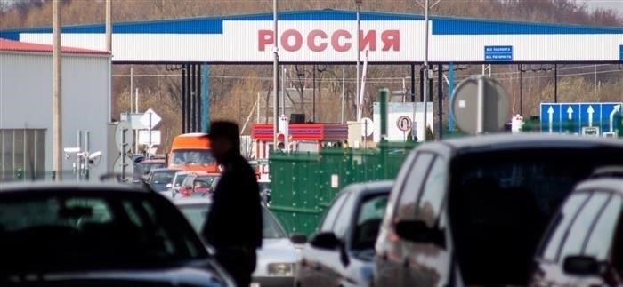 Ограничения на поездки для российских мужчин: Особые правила и критерии пересечения границы