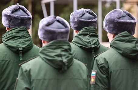 Россиянам стали чаще звонить из военкоматов: причины и последствия