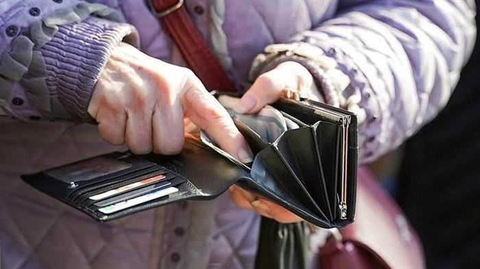 Право на получение пенсии за выслугу лет и сроки ее назначения