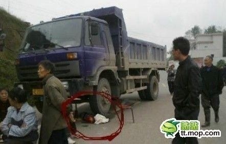Ужасное правило китайских автомобилистов: Вот что они делают с ранеными пешеходами после аварии