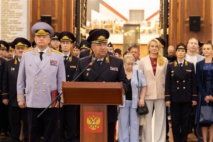 Какие системы поддержки существуют для новоиспеченных сотрудников?