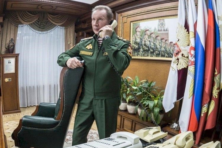 Полевые учения также служат для повышения квалификации офицеров и руководителей. Участвуя в учениях, они получают практический опыт управления сложными ситуациями, совершенствуют свои лидерские качества и обеспечивают четкое выполнение инструкций всеми членами своей команды. Такая практическая деятельность также способствует укреплению роли формирований и организаций в поддержании стандартов безопасности и реагировании на чрезвычайные ситуации в своих районах.