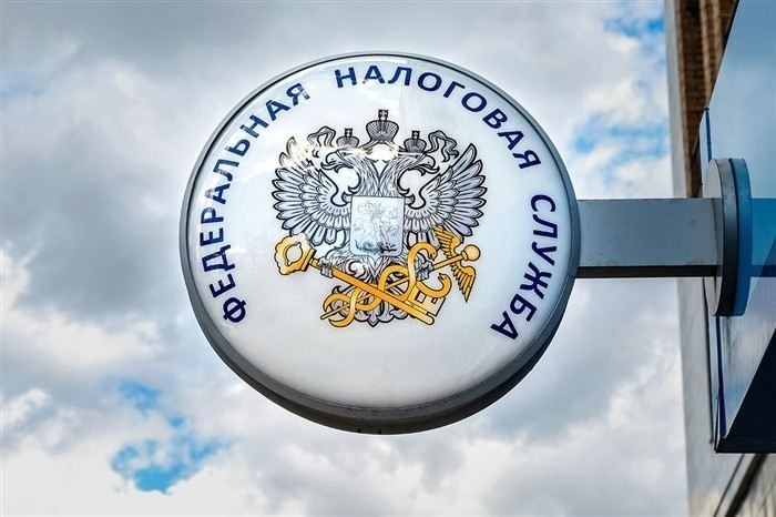 Как понять, что на вашу зарплатную карту наложен арест?