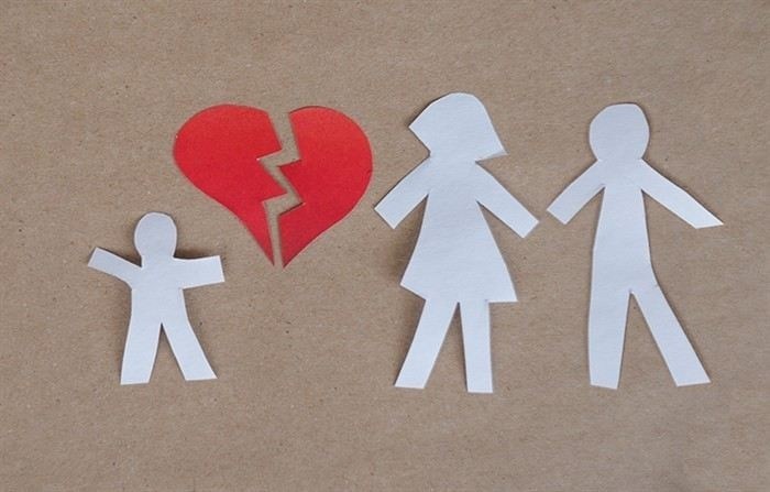 Надзор за условиями проживания и воспитательной среды усыновленного