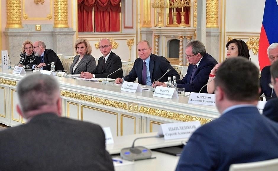Прежде чем прибегнуть к услугам юриста по военным вопросам, важно понять модель ценообразования. В бюро, занимающемся вопросами военнослужащих, структура гонораров ясна и прозрачна. Стоимость консультаций и представительства определяется в зависимости от сложности дела и требуемого уровня участия. Для каждой услуги действуют особые условия, при этом плата за первоначальную консультацию часто не взимается при определенных условиях.