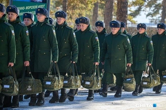 Решение о снижении максимального призывного возраста до 25 лет значительно увеличит число потенциальных призывников в Украине. Это изменение позволит молодым мужчинам, которые ранее не имели права вступать в ряды вооруженных сил, что напрямую увеличит количество призывников.