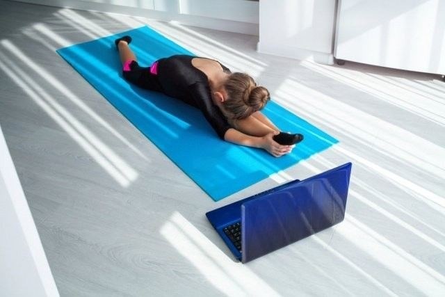 Как проявляется синдром гипермобильности суставов?