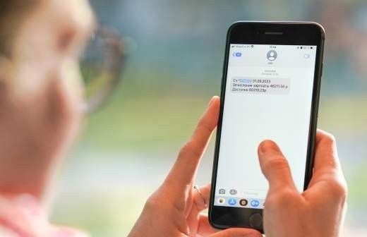 Влияние должностных окладов на общую сумму выплат военнослужащим