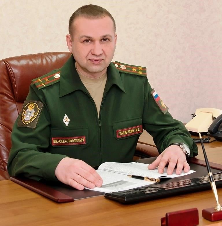 Участие военной прокуратуры Воронежского гарнизона в деле, касающемся военнослужащих из Воронежской области, имеет решающее значение для обеспечения надлежащего проведения судебного разбирательства. Их основная роль заключается в надзоре за законностью действий вовлеченных сторон и обеспечении необходимой правовой базы для расследования. В их компетенции находятся как уголовные, так и административные правонарушения, возникающие в рамках военной юрисдикции.