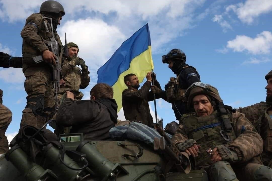 В российских вооруженных силах такие службы жизненно необходимы во время конфликтов высокой интенсивности или крупномасштабных операций. Военнослужащие должны действовать без колебаний, часто в непредсказуемой и враждебной обстановке. Для того чтобы помощь как можно быстрее поступала в нужную точку, используются современные системы связи и транспорта. Эти усилия особенно важны там, где обычное время реагирования недостаточно из-за срочности или масштаба проблемы.