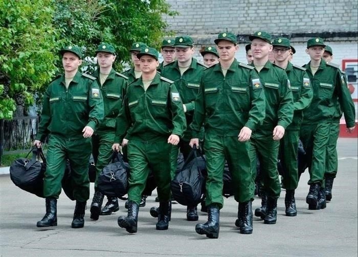 Изучение различных путей: Действительная служба и служба в резерве